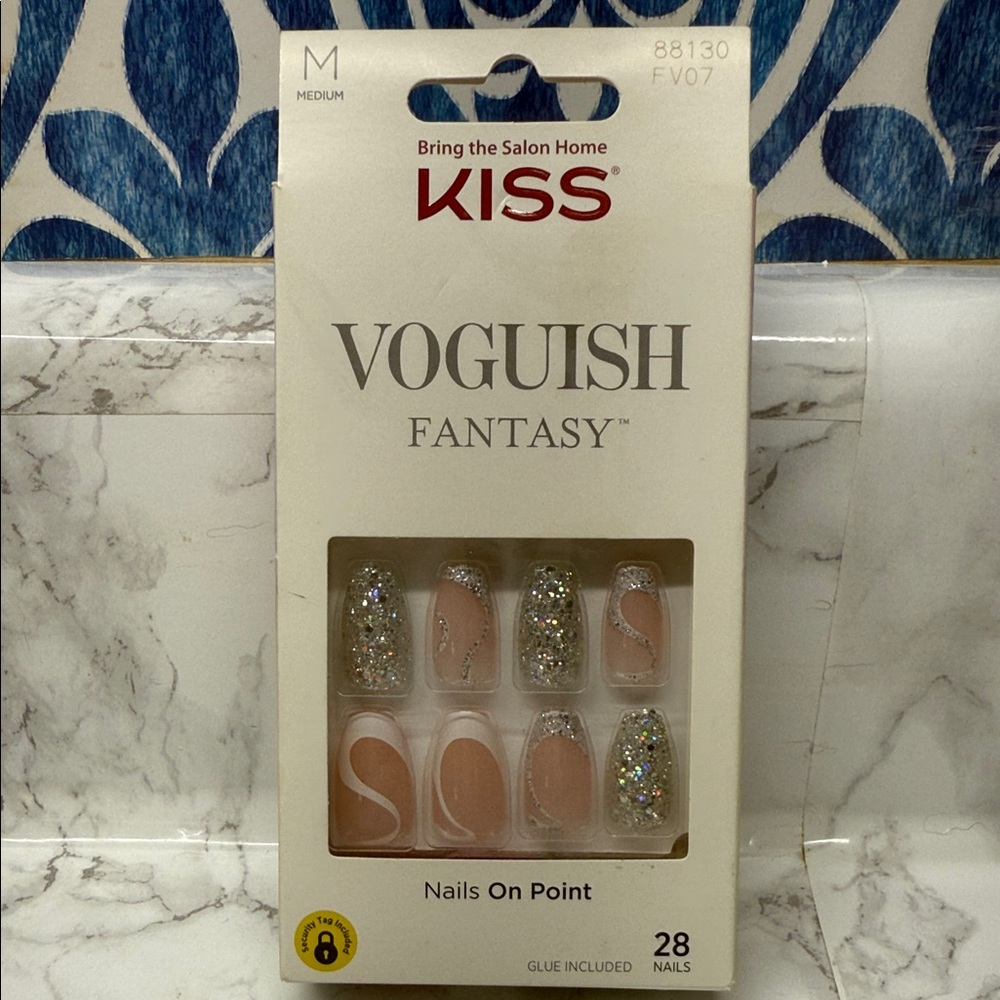 Kiss Voguish Fantasy Nails - Silver Glitter Medium Brand New 28 Nails